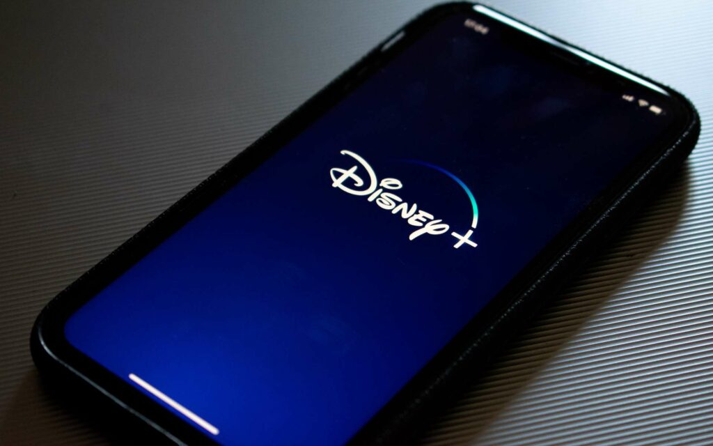 Bon plan : Découvrez Disney+ avec Canal+ à 19,90 €/mois © Kon Karampelas, Unsplash