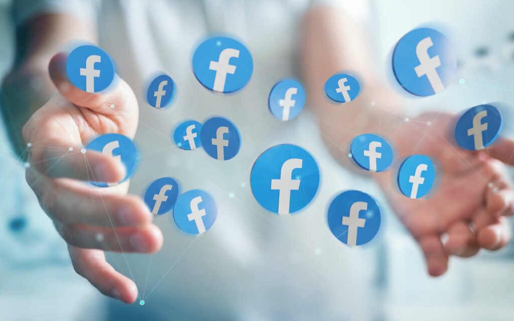 Facebook partage des données sur ses utilisateurs pour aider à gérer l’épidémie. © Sdecoret, Adobe Stock