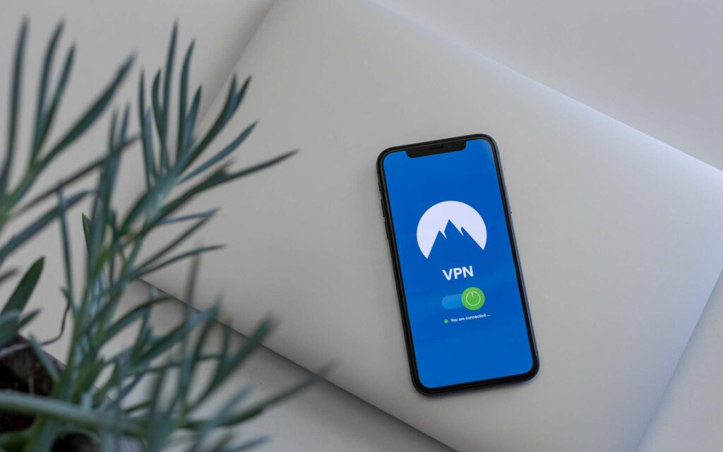 Bon plan : derniers jours pour profiter de 70% de réduction sur NordVPN - @Petter Lagson, Unsplash