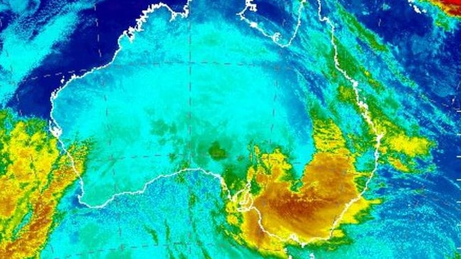 Lluvia, temperaturas frías, advertencia de inundación durante el fin de semana