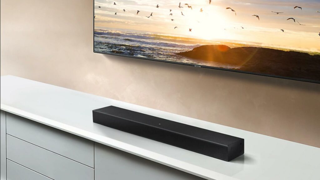 Simple y eficiente, la barra de sonido Samsung HW-T400 cuesta 79 euros