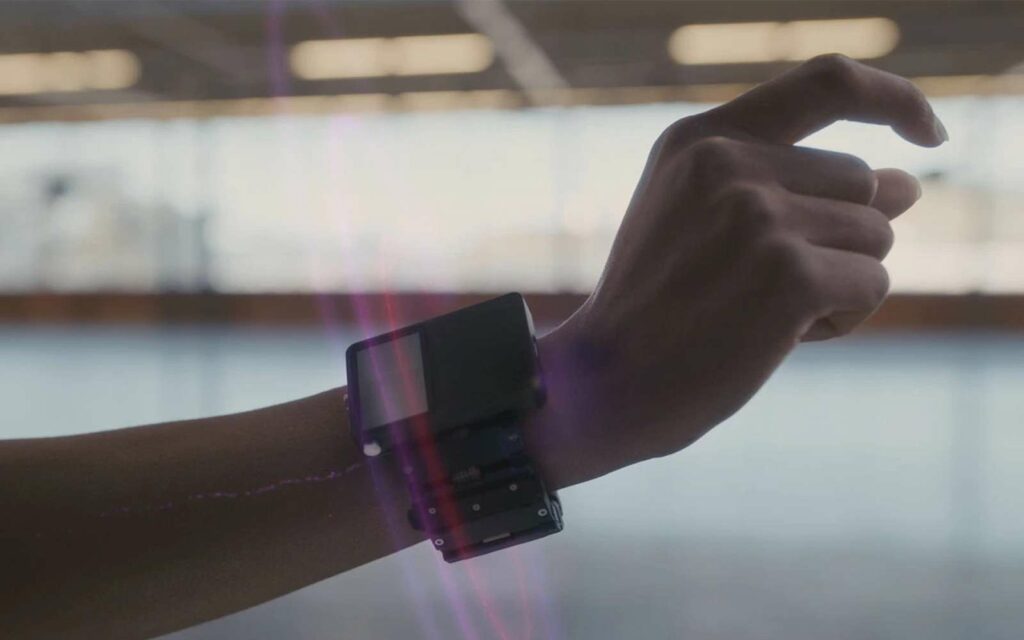 Plutôt que des manettes, Facebook travaille sur des bracelets neuronaux pour manipuler les objets virtuels. © Facebook