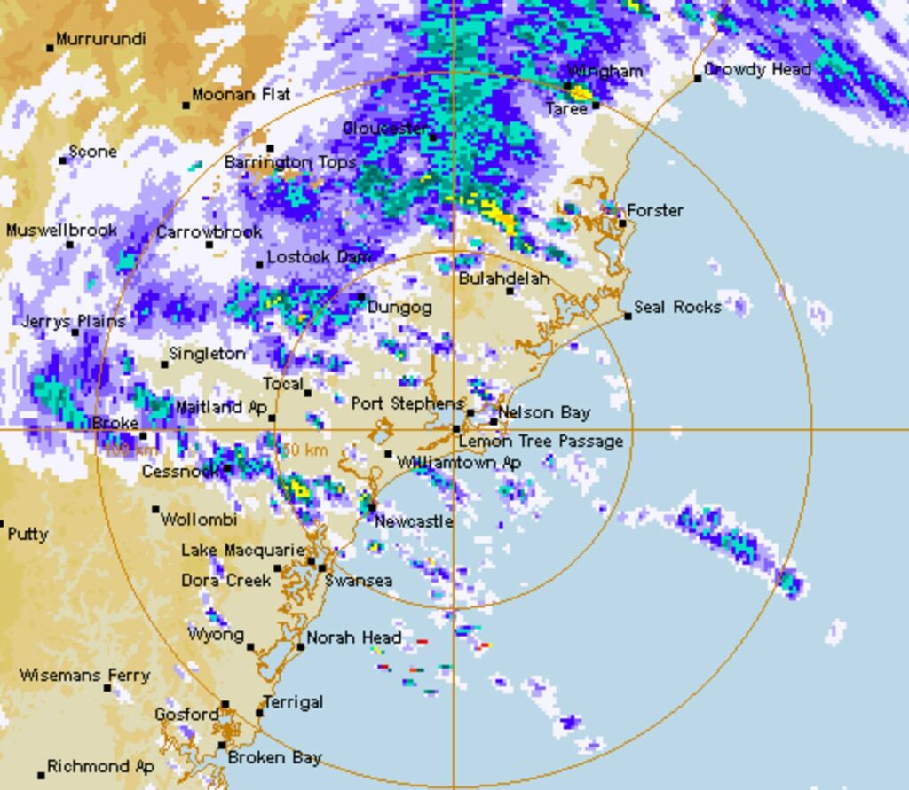 Sydney, los residentes de la costa este advirtieron que se preparen para condiciones 'potencialmente mortales' a medida que la lluvia y las inundaciones afectan al estado