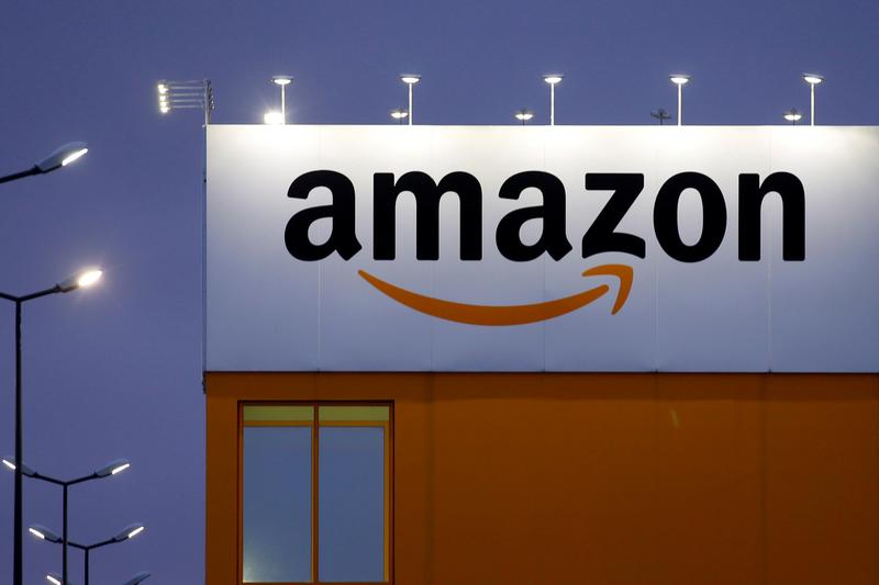 El equipo de redes sociales de Amazon muestra sus dientes en Washington