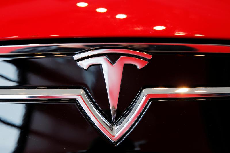 Tesla se recupera después de que Ark Invest predice un precio de las acciones de $ 3,000