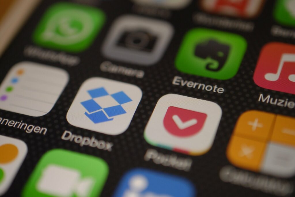 Facebook abre cargando fotos y videos a Dropbox