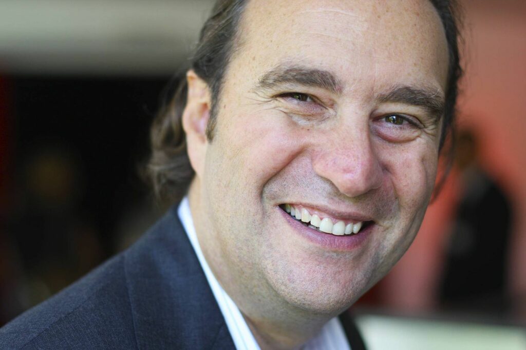 Xavier Niel, un espía del servicio de inteligencia francés |  Diario del friki