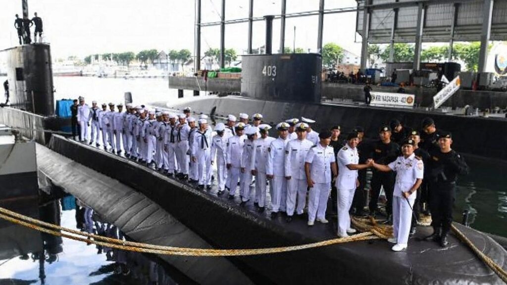 Crecientes temores por la desaparición del submarino indonesio KRI Nanggala 402 a medida que se agota el suministro de oxígeno