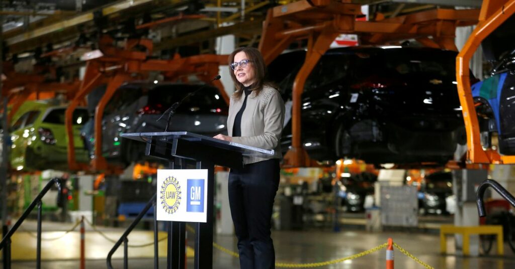 General Motors Chief Executive Officer Mary Barra announces a major investment focused on the development of GM future technologies at the GM Orion Assembly Plant in Lake Orion, Michigan, U.S. March 22, 2019.  REUTERS/Rebecca Cook/File Photo