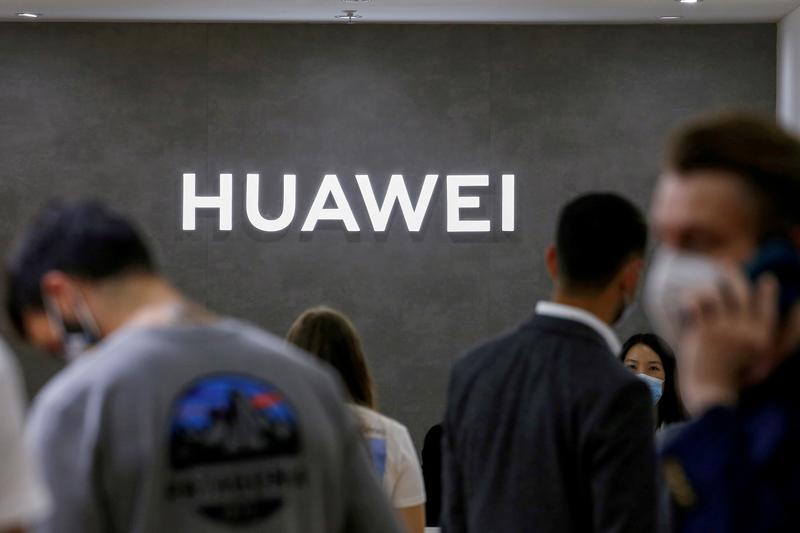 Huawei de China informa caída de ingresos trimestrales a medida que golpean los ingresos de los teléfonos inteligentes