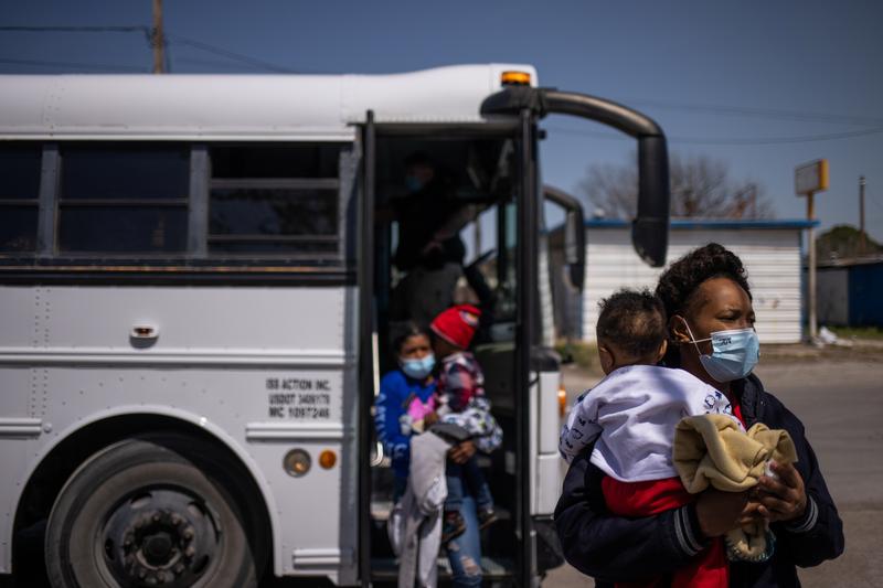 'Sin miedo a disparar': la migración aumenta la tensión en la ciudad fronteriza de Texas