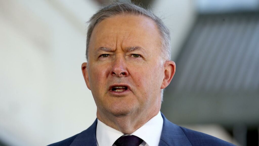 Anthony Albanese promete una 'revolución laboral' impulsada por la energía verde