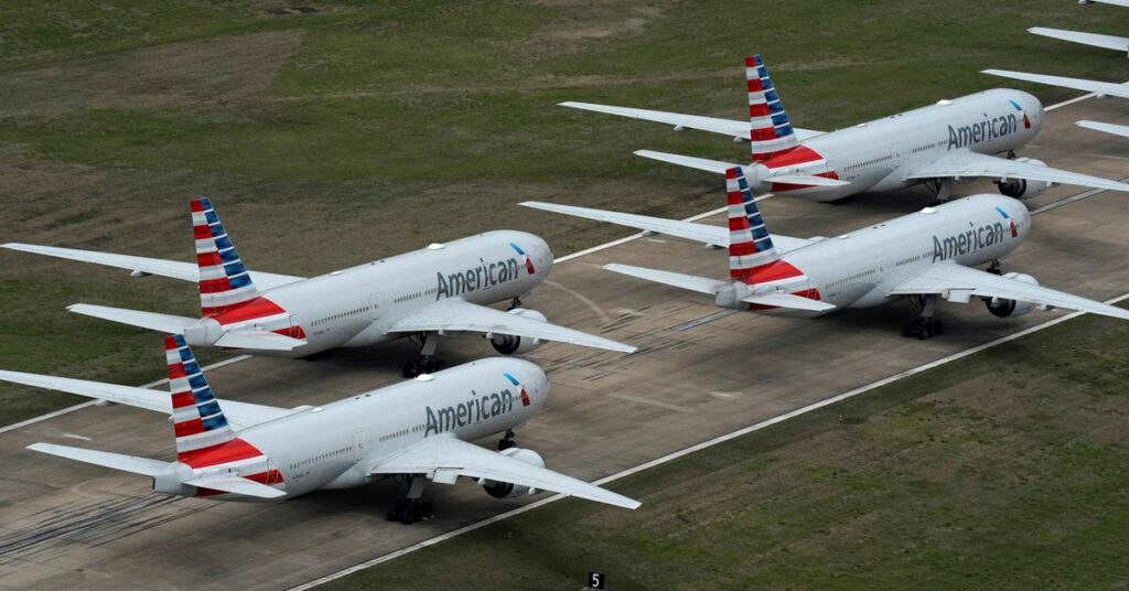 United Airlines planes.  REUTERS/Loren Elliott