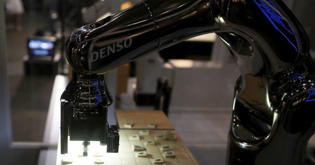 Denso podría considerar dividir el negocio de chips, dice Bloomberg, citando al ejecutivo