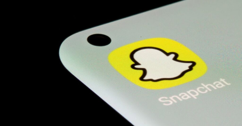 Las acciones de Snap se desploman un 25 % a medida que la economía y la feroz competencia ralentizan el crecimiento de los ingresos