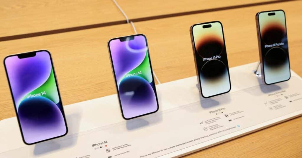 Apple abandona el plan para aumentar la producción de iPhone a medida que la demanda flaquea: Bloomberg