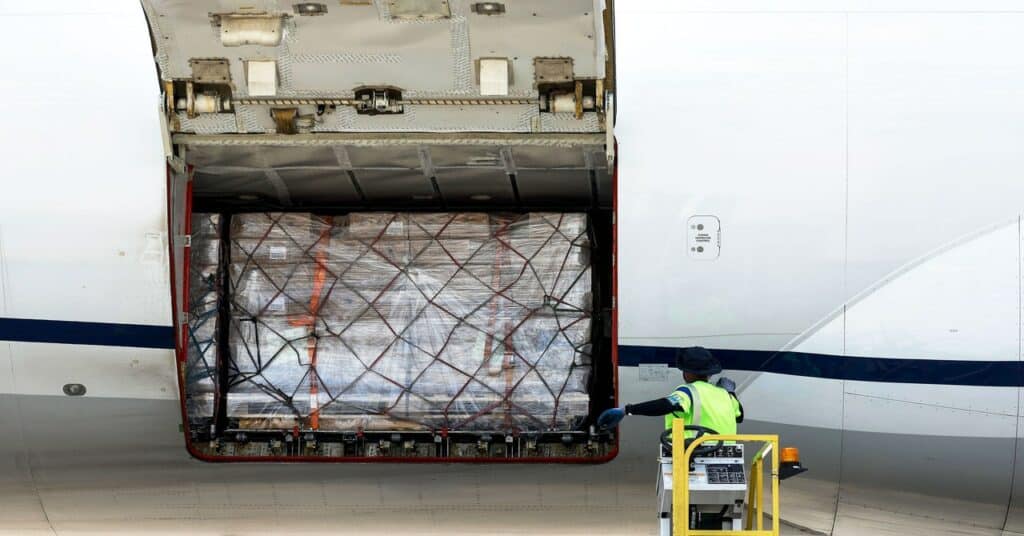 Cómo capturan los aeropuertos la carga radiactiva ilícita