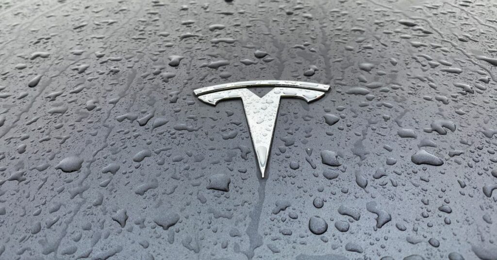 Tesla detendrá parte de la producción en China por actualizaciones