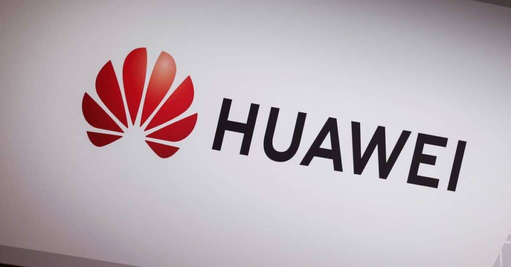 Huawei ha reemplazado miles de piezas prohibidas en EE. UU. en sus productos, dice el fundador