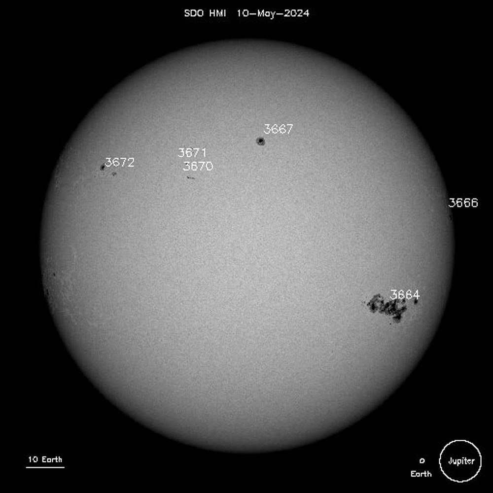 La imagen puede contener huevo Comida Astronomía Espacio exterior y planeta