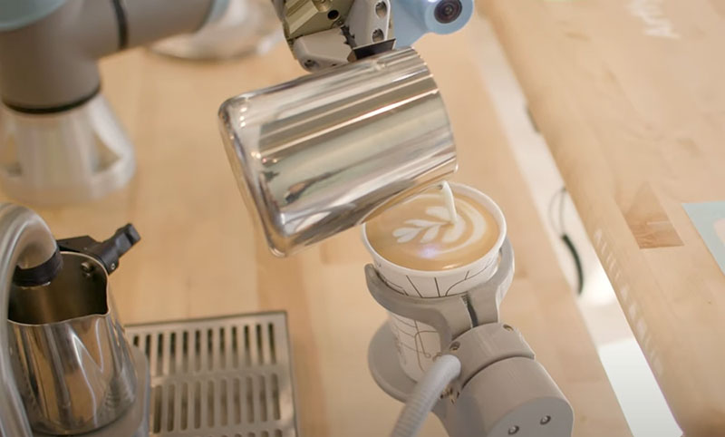 Robot barista Artly Coffe