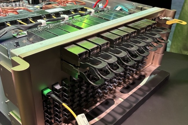 Reposant sur quatre puces phoniques maison, le switch optique de Nvidia est attendu un peu plus tard dans l